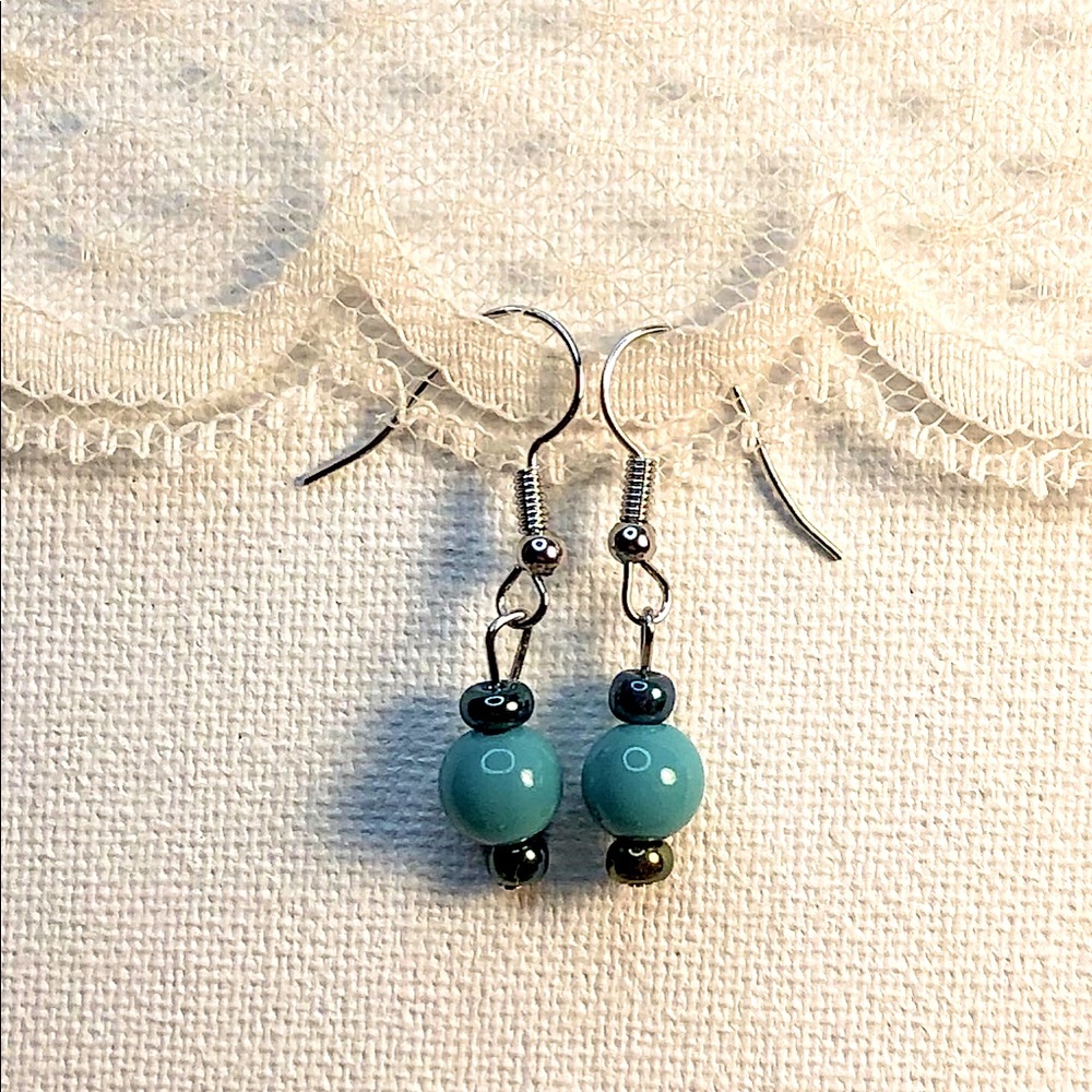 Bead dangle earrings